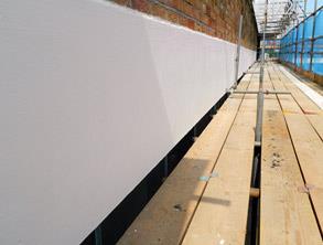 用贝尔佐纳 (Belzona) 4141(乳浆建造)修复保护的墙 用贝尔佐纳 (Belzona) 4141(乳浆建造)修复保护的墙