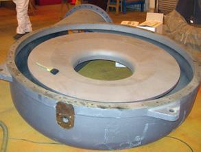 铸铁鼓风机外壳裸露,被热酸侵蚀 铸铁鼓风机外壳裸露,被热酸侵蚀