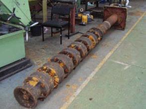 冷水泵有一驱动轴受损,等待拆卸 冷水泵有一驱动轴受损,等待拆卸